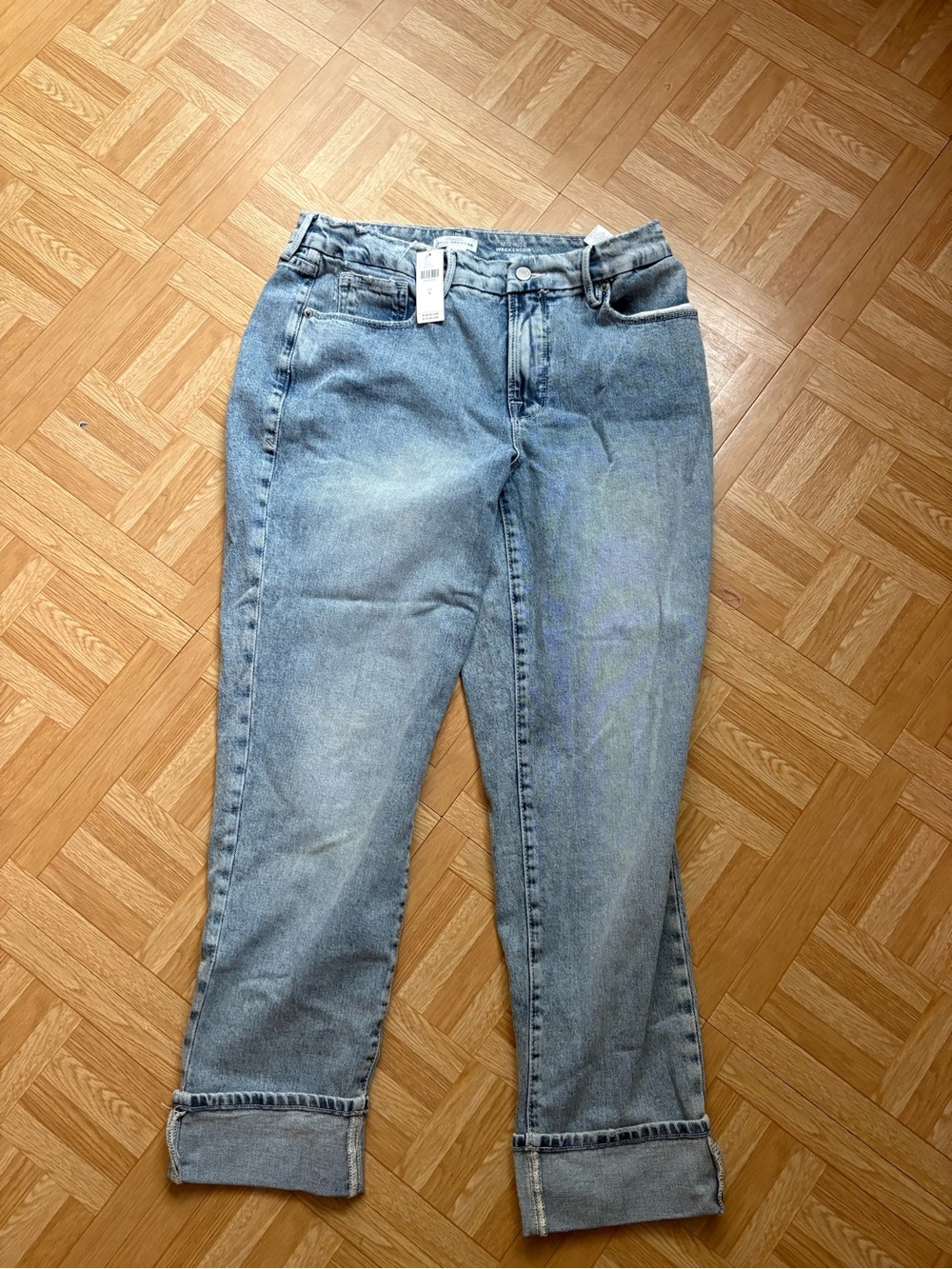 Good American Light Blue Boyfriend Jeans